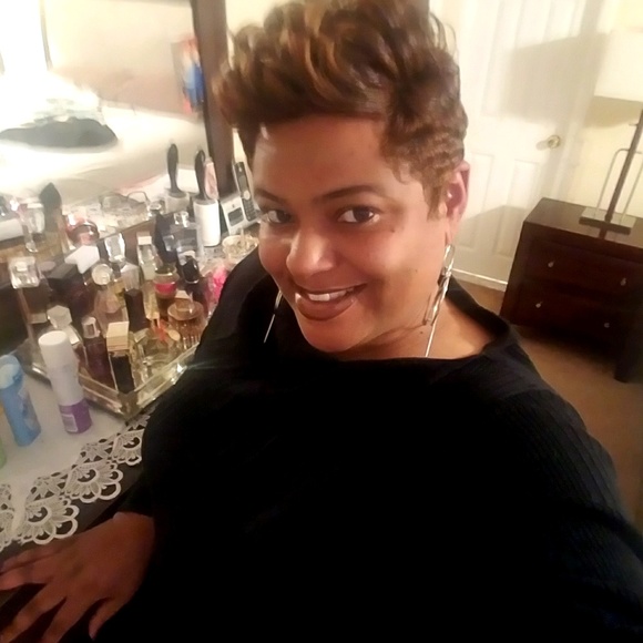 Meet your Posher, Tonya - Picture 1 of 1